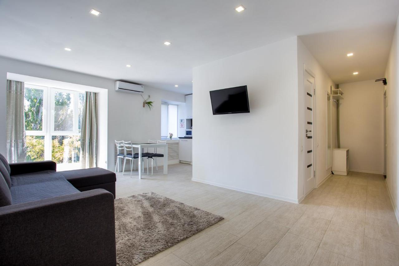 Apartment On Ushakova เคอร์ซอน ภายนอก รูปภาพ