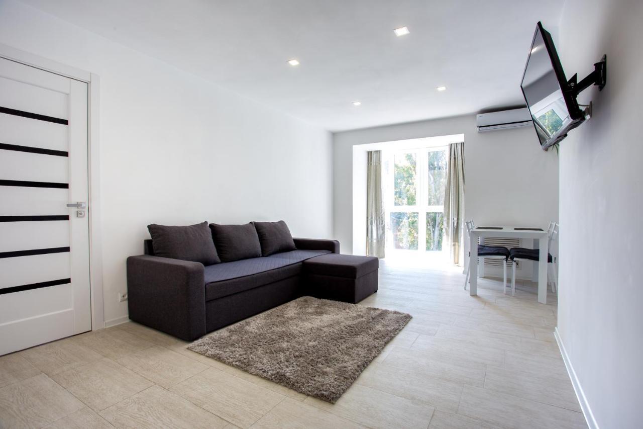 Apartment On Ushakova เคอร์ซอน ภายนอก รูปภาพ