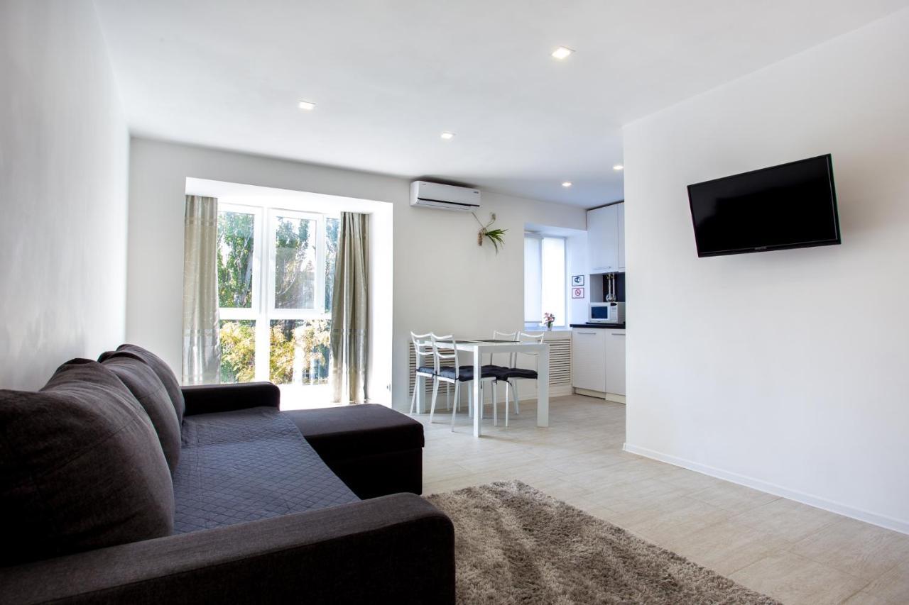 Apartment On Ushakova เคอร์ซอน ภายนอก รูปภาพ