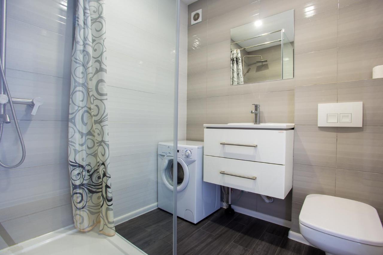 Apartment On Ushakova เคอร์ซอน ภายนอก รูปภาพ